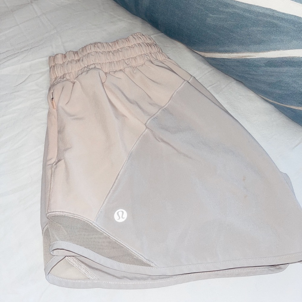 Lululemon Hotty Hot Shorts: Size 6 Long